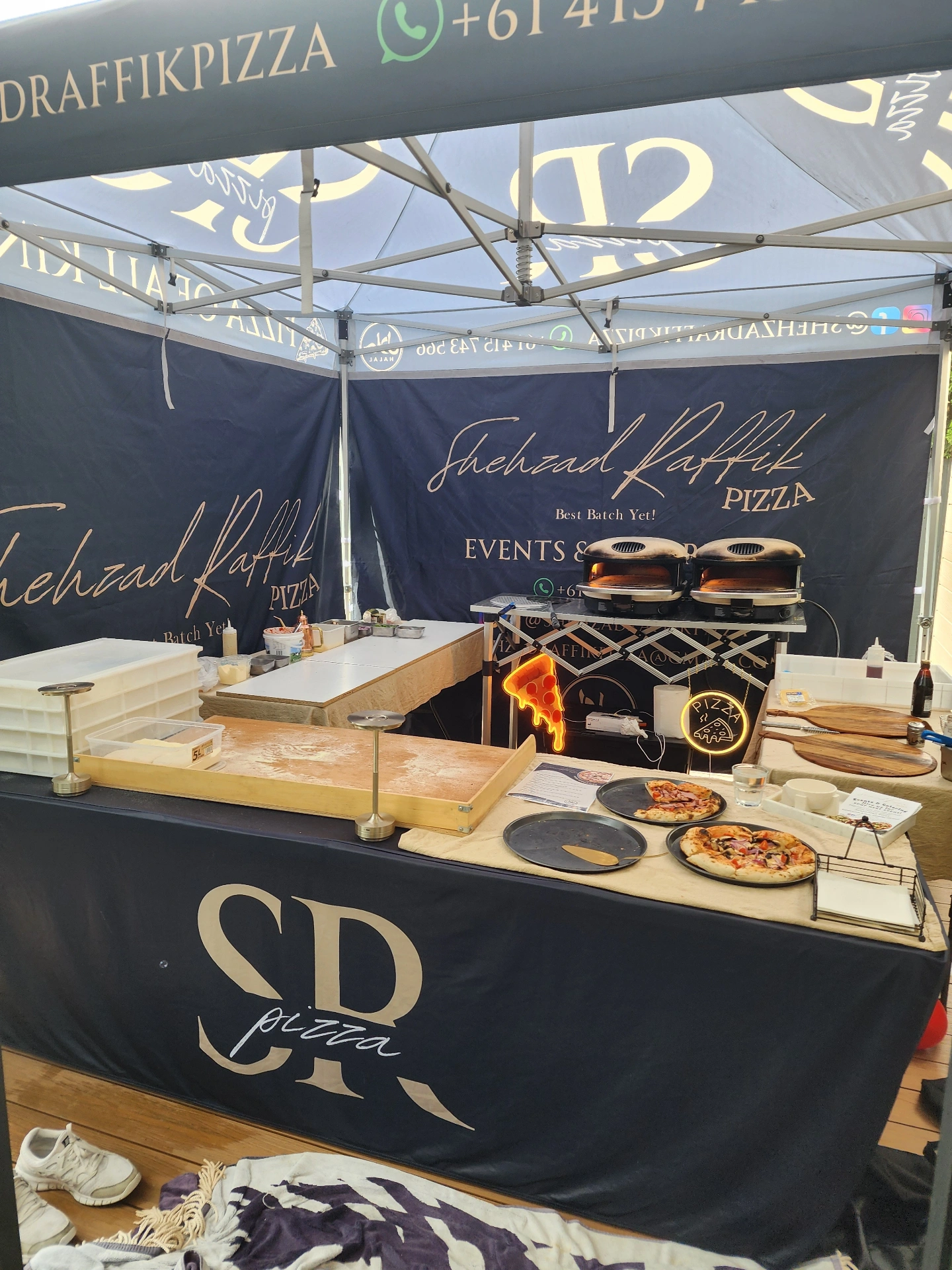SR Pizza live stone-fired pizza service at a corporate event
